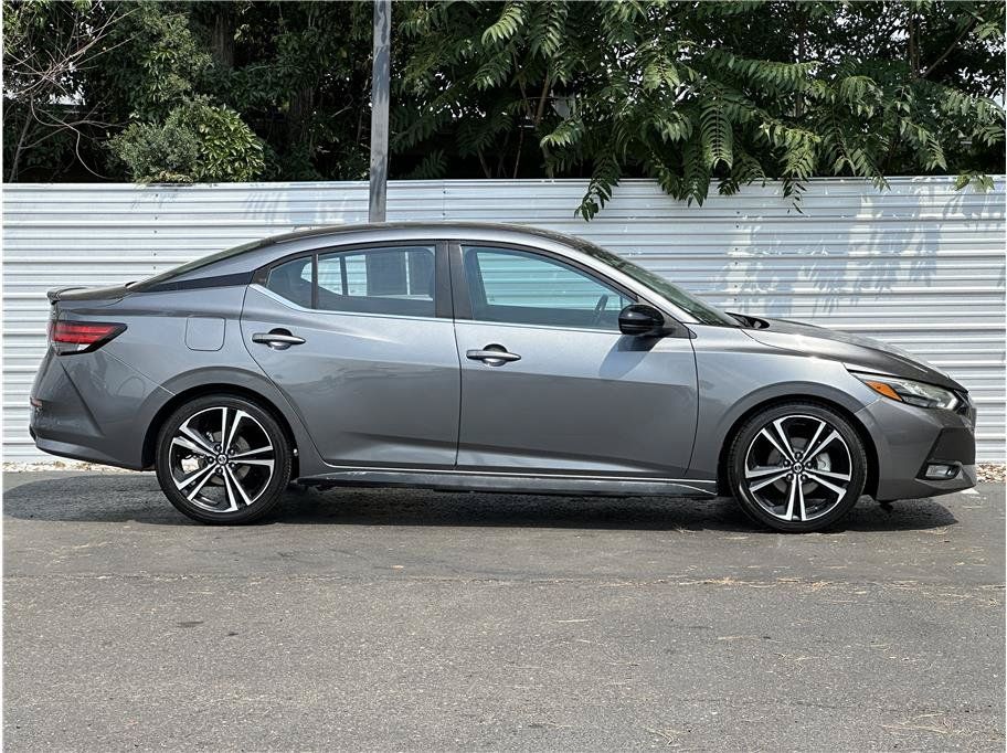 Used 2020 Nissan Sentra SR FWD image 9