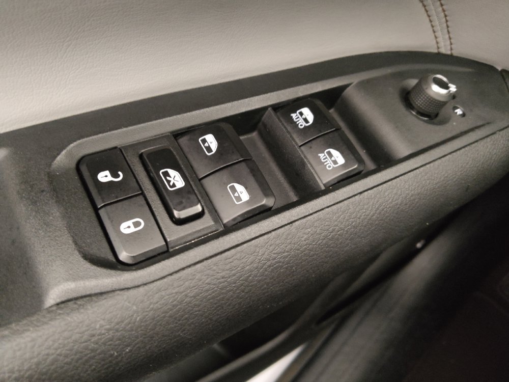 Used 2025 Jeep Compass Limited AWD/4WD image 27