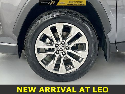 Used 2024 Toyota RAV4 XLE Premium image 32