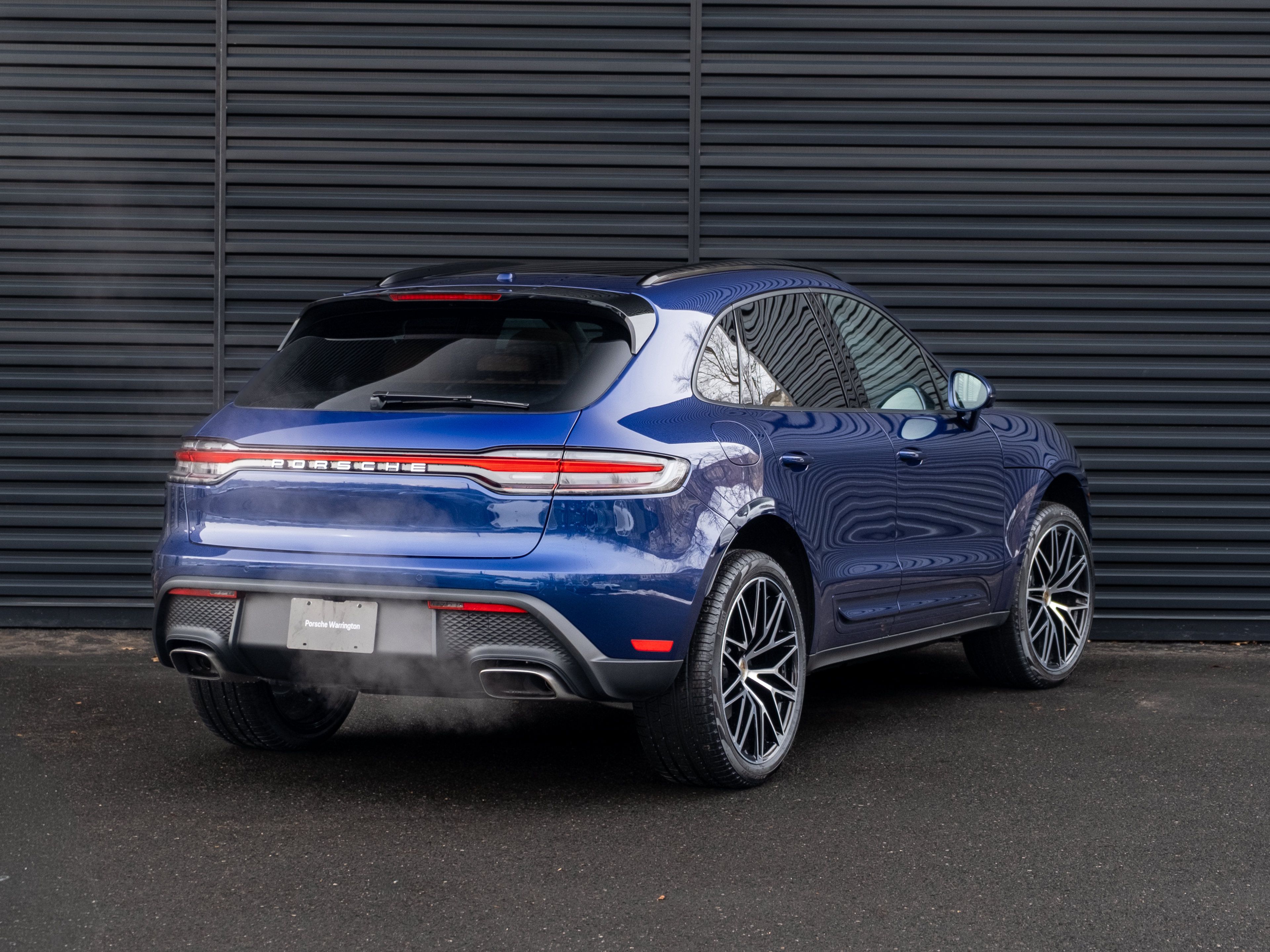 Certified 2026 Porsche Macan AWD/4WD image 8