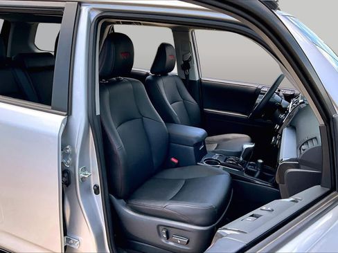 Used 2024 Toyota 4Runner TRD Off-Road Premium w/ Off Road Premium Plus Package AWD/4WD image 9