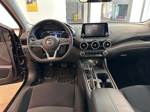 Used 2025 Nissan Sentra SV FWD image 33