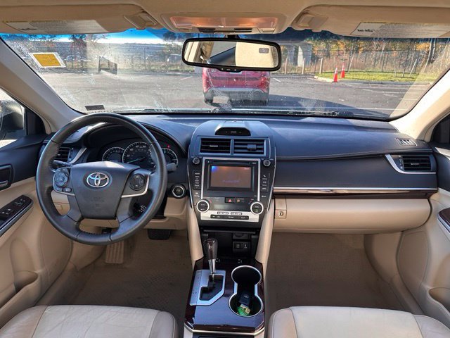 Used 2012 Toyota Camry XLE w/ Leather Pkg FWD image 30