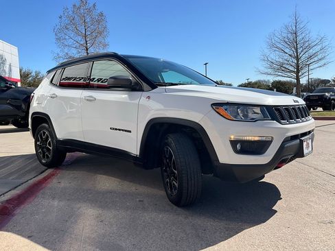 Used 2019 Jeep Compass Trailhawk image 4