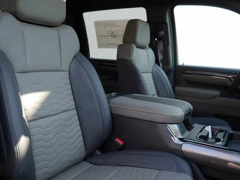 New 2026 Chevrolet Silverado 2500 ZR2 image 24