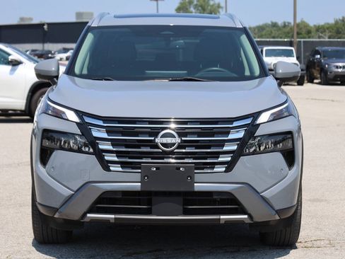 Used 2024 Nissan Rogue SL w/ SL Premium Package AWD/4WD image 2