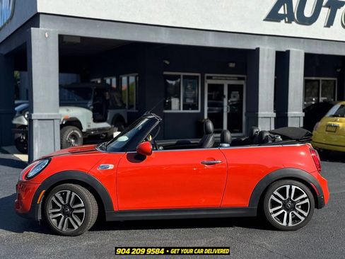 Used 2019 MINI Cooper S w/ Signature Upholstery Package FWD image 4