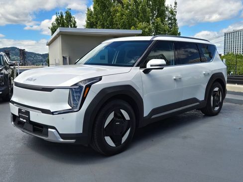 Certified 2024 Kia EV9 Wind AWD/4WD image 7