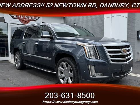 Used 2019 Cadillac Escalade ESV Luxury AWD/4WD image 7