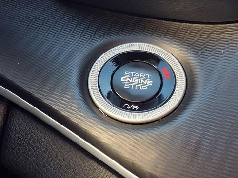 Used 2024 Jeep Grand Cherokee L Laredo w/ Luxury Tech Group I image 15