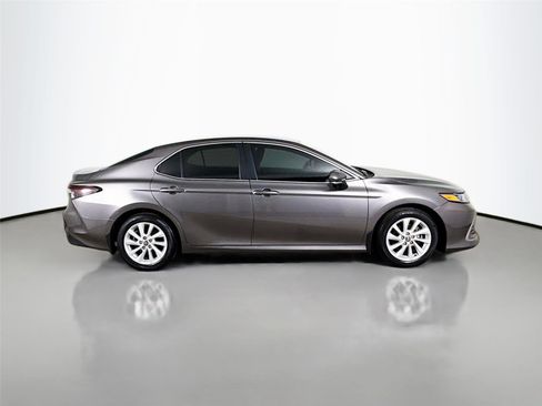 Used 2021 Toyota Camry LE FWD image 17
