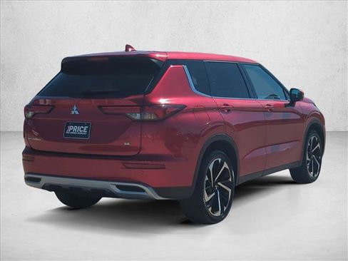 Used 2024 Mitsubishi Outlander SE image 5