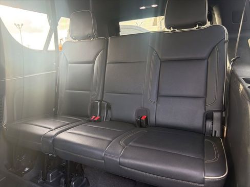 Used 2022 Chevrolet Suburban Premier image 14