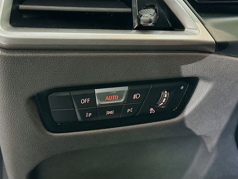 Used 2025 BMW 330i Sedan image 17