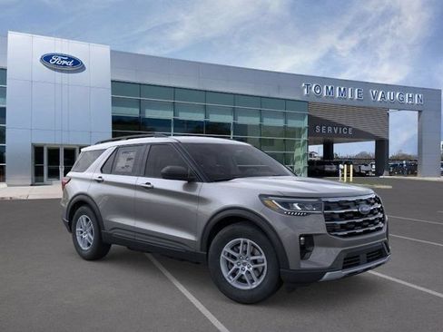 Used 2026 Ford Explorer Active w/ Active Comfort Package RWD image 7