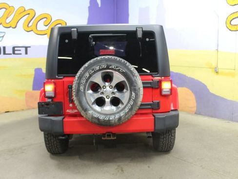 Used 2016 Jeep Wrangler Unlimited Sahara w/ Dual Top Group AWD/4WD image 7