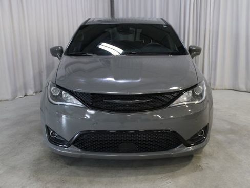 Used 2020 Chrysler Pacifica Touring w/ Advanced Safetytec Group FWD image 27