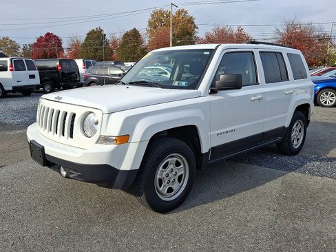 Used 2016 Jeep Patriot Sport w/ Power Value Group image 3