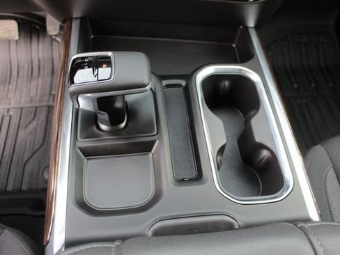 Used 2025 GMC Sierra 1500 Elevation image 28