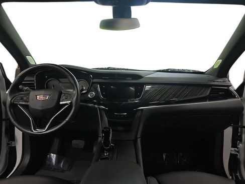 Used 2023 Cadillac XT6 Premium Luxury w/ LPO, Floor Liner Package AWD/4WD image 9