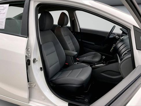 Used 2018 Kia Forte LX image 29