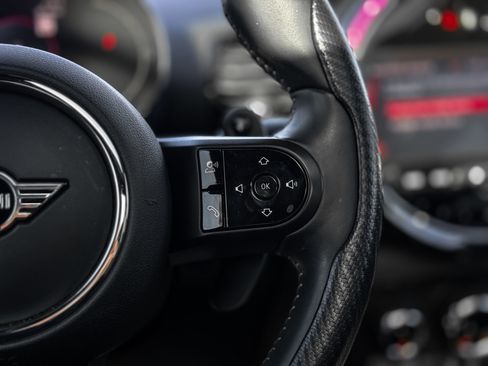 Used 2022 MINI Cooper Clubman S w/ Premium Package image 12