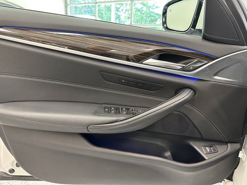 Used 2019 BMW 530i w/ Convenience Package image 14