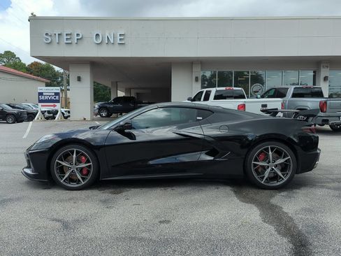 Used 2022 Chevrolet Corvette Stingray Premium Cpe w/ Z51 Performance Package RWD image 3