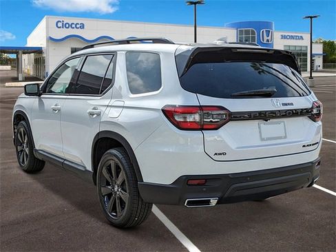 New 2025 Honda Pilot Black Edition image 2