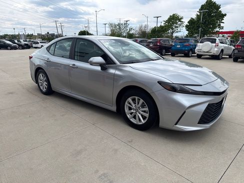 Used 2026 Toyota Camry LE FWD image 6