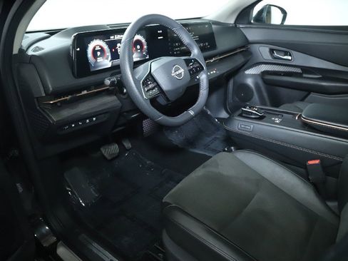 Used 2023 Nissan Ariya AWD image 17