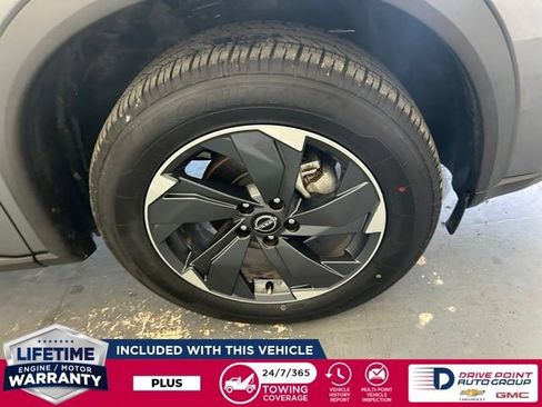 Used 2024 Nissan Rogue SV AWD/4WD image 9