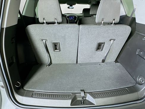 Used 2023 GMC Acadia SLE w/ Driver Convenience Package image 28