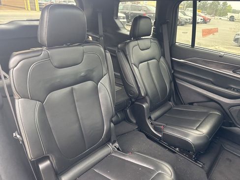 Used 2024 Jeep Grand Cherokee L Limited w/ Luxury Tech Group II image 7