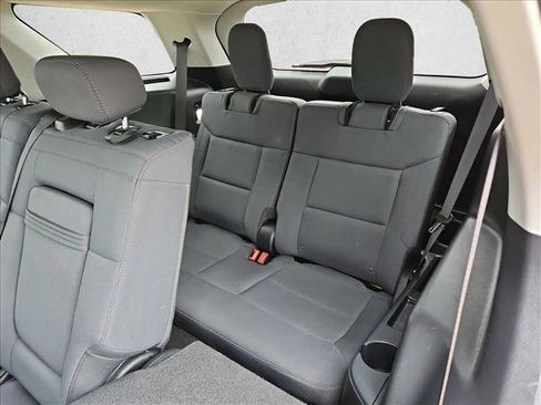 Used 2025 Ford Explorer Active AWD/4WD image 20