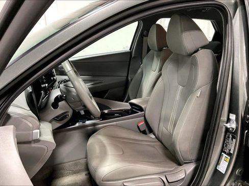 Used 2025 Hyundai Elantra Sport FWD image 30