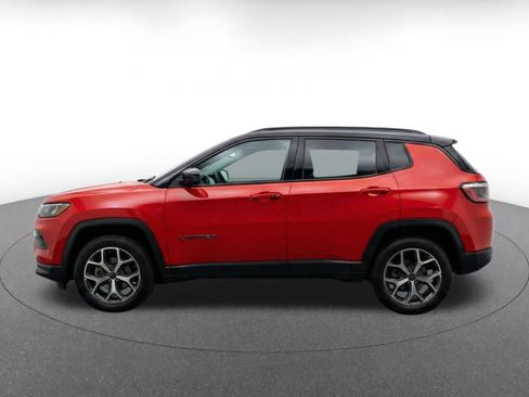 Used 2025 Jeep Compass Limited AWD/4WD image 4