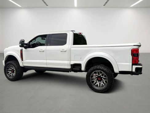 Used 2024 Ford F250 Lariat w/ Lariat Ultimate Package AWD/4WD image 3