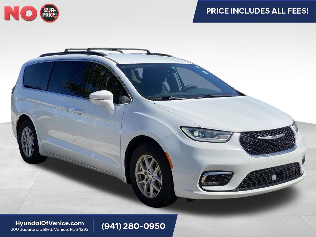 Used 2022 Chrysler Pacifica Touring-L w/ Uconnect Theater Family Group FWD image 1
