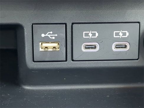 Certified 2025 Toyota Highlander XLE image 22