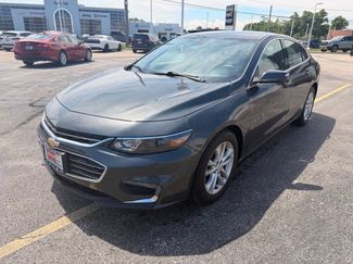 Used 2017 Chevrolet Malibu LT FWD video 1