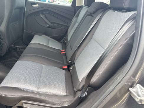 Used 2018 Ford Escape SE FWD image 10