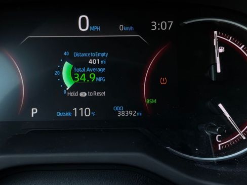 Used 2025 Toyota RAV4 XLE FWD image 39