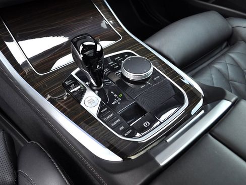 Used 2023 BMW X5 xDrive40i w/ Parking Assistance Package image 31