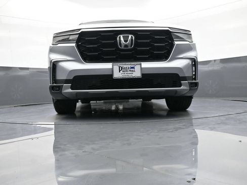 Certified 2023 Honda Pilot Touring image 29