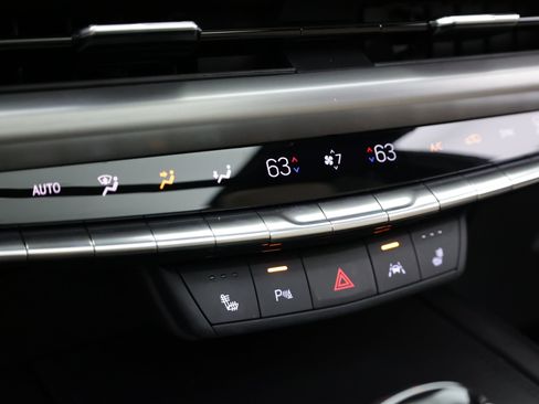 Used 2025 Cadillac XT4 Premium Luxury w/ Cold Weather Package FWD image 19