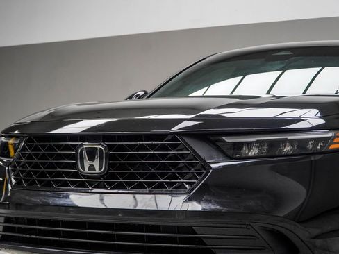 Used 2023 Honda Accord Sport image 2