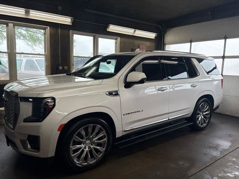 Used 2022 GMC Yukon Denali w/ Denali Ultimate Package AWD/4WD image 1