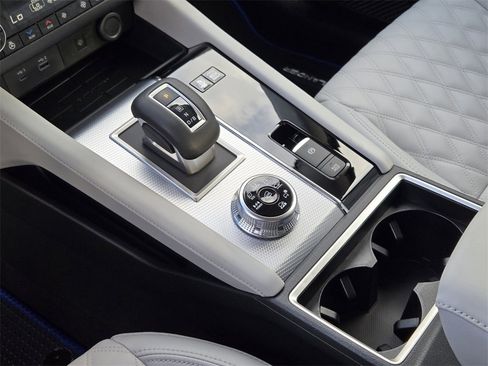 New 2025 Mitsubishi Outlander SEL image 16