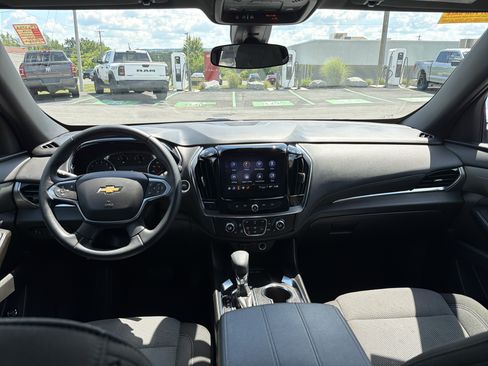 Used 2023 Chevrolet Traverse LT AWD/4WD image 12